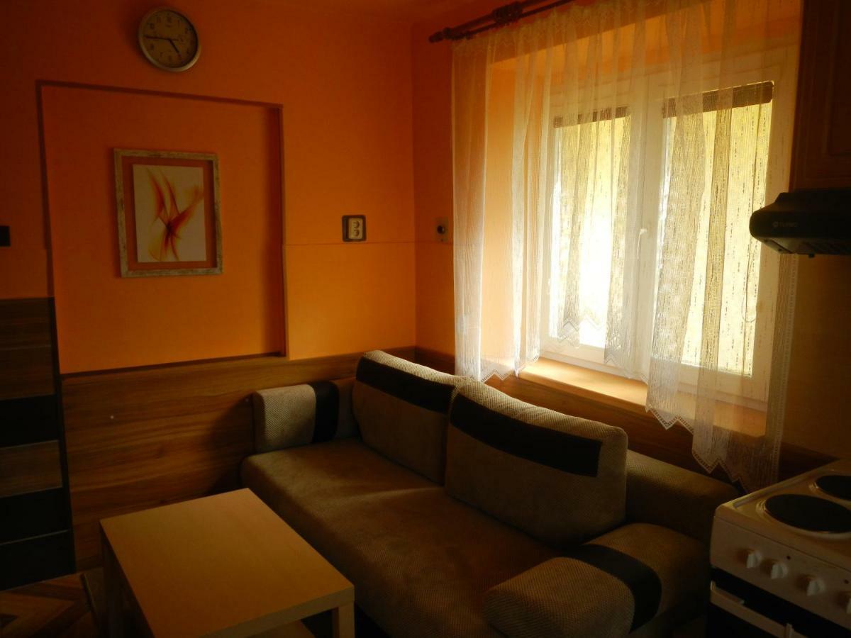 Apartmany Sarka Ujezd U Hradce Kralove Hradec Kralove Bagian luar foto