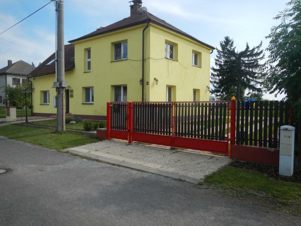 Apartmany Sarka Ujezd U Hradce Kralove Hradec Kralove Bagian luar foto